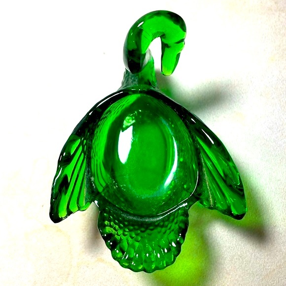 Mosser Glass Emerald Green Swan Miniature 3 Inches Vintage Pristine Condition - Picture 4 of 11